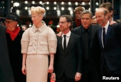 Tilda Swinton və George Clooney 66-cı Berlinale Film Festivalında, 11 fevral 2016.