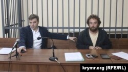 Железнодорожный суд Крыма, на фото фото Александр Попков и Алексей Шестакович 