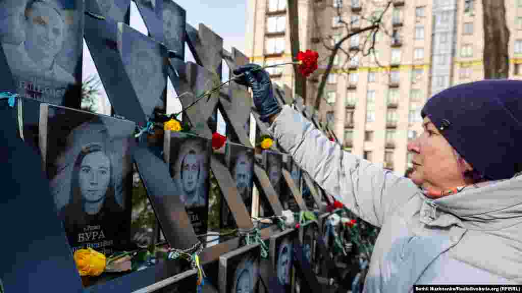 Зранку 18 лютого 2014 року протестувальники організували ходу до Верховної Ради України, яка отримала назву &laquo;Мирний наступ&raquo; 